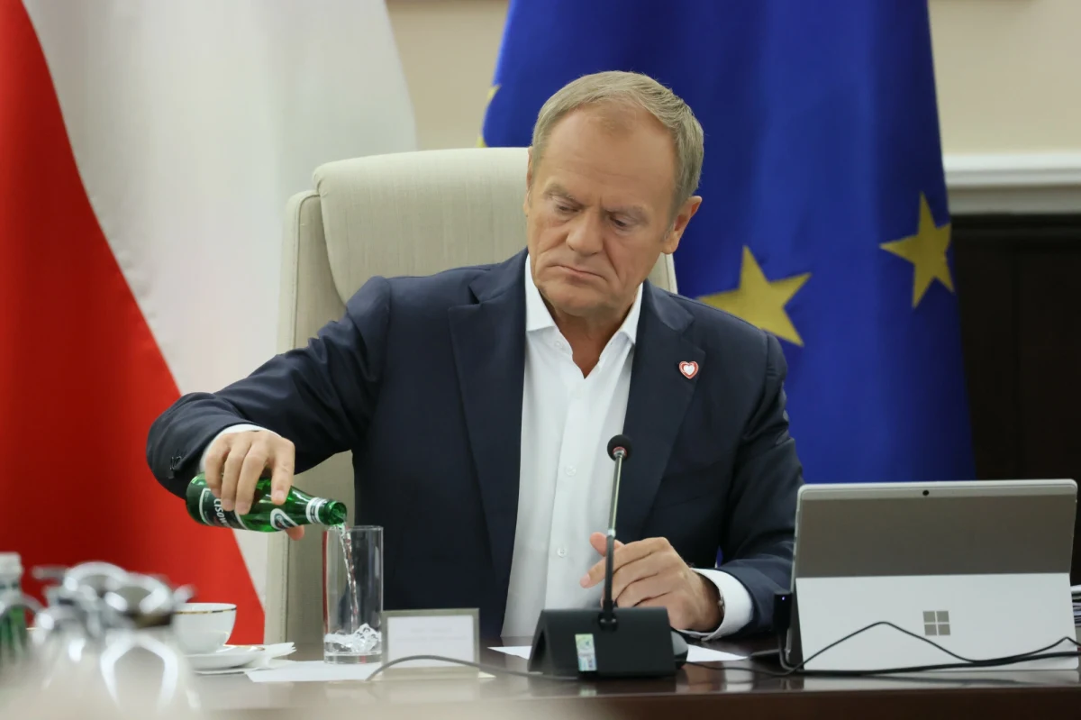 W piątek po południu zakończyło się spotkanie liderów koalicji rządzącej - ustalił reporter RMF FM. Premier Donald Tusk rozmawiał z Władysławem Kosiniakiem-Kamyszem (PSL), Szymonem Hołownią (Polska 2050) i Włodzimierzem Czarzastym (Nowa Lewica).