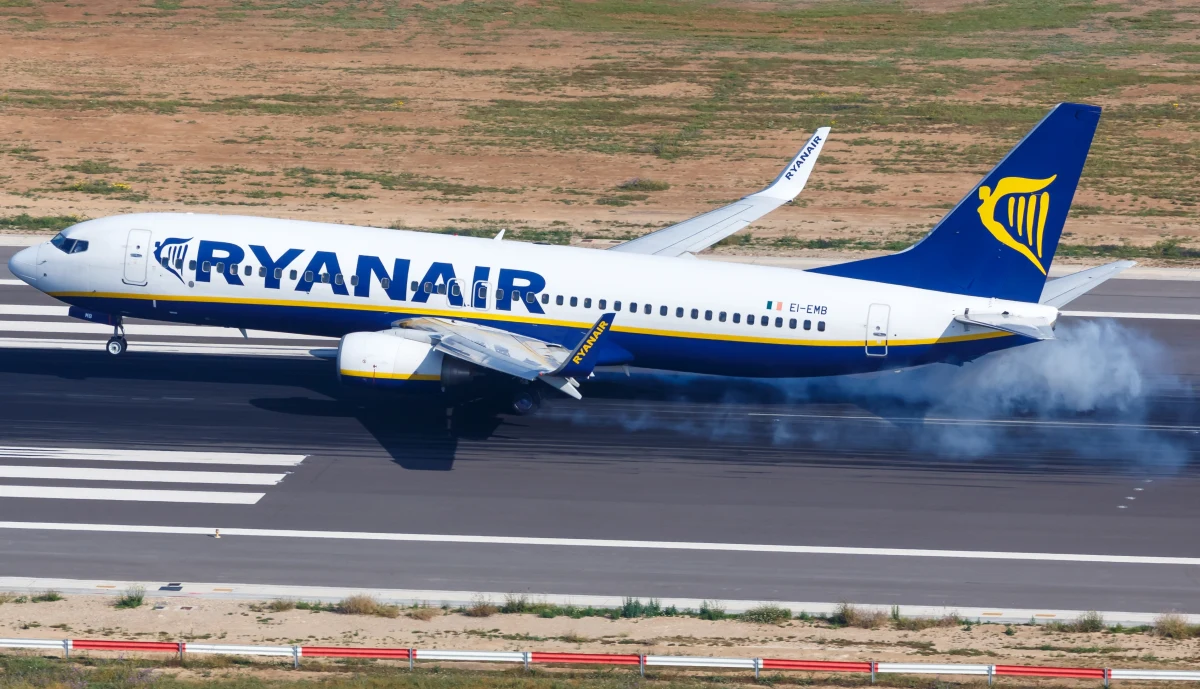 Sześć osób zostało rannych podczas ewakuacji pasażerów samolotu linii Ryanair na lotnisku Palma de Mallorca. Wcześniej na pokładzie maszyny włączył się alarm przeciwpożarowy. Port lotniczy funkcjonuje bez zakłóceń.