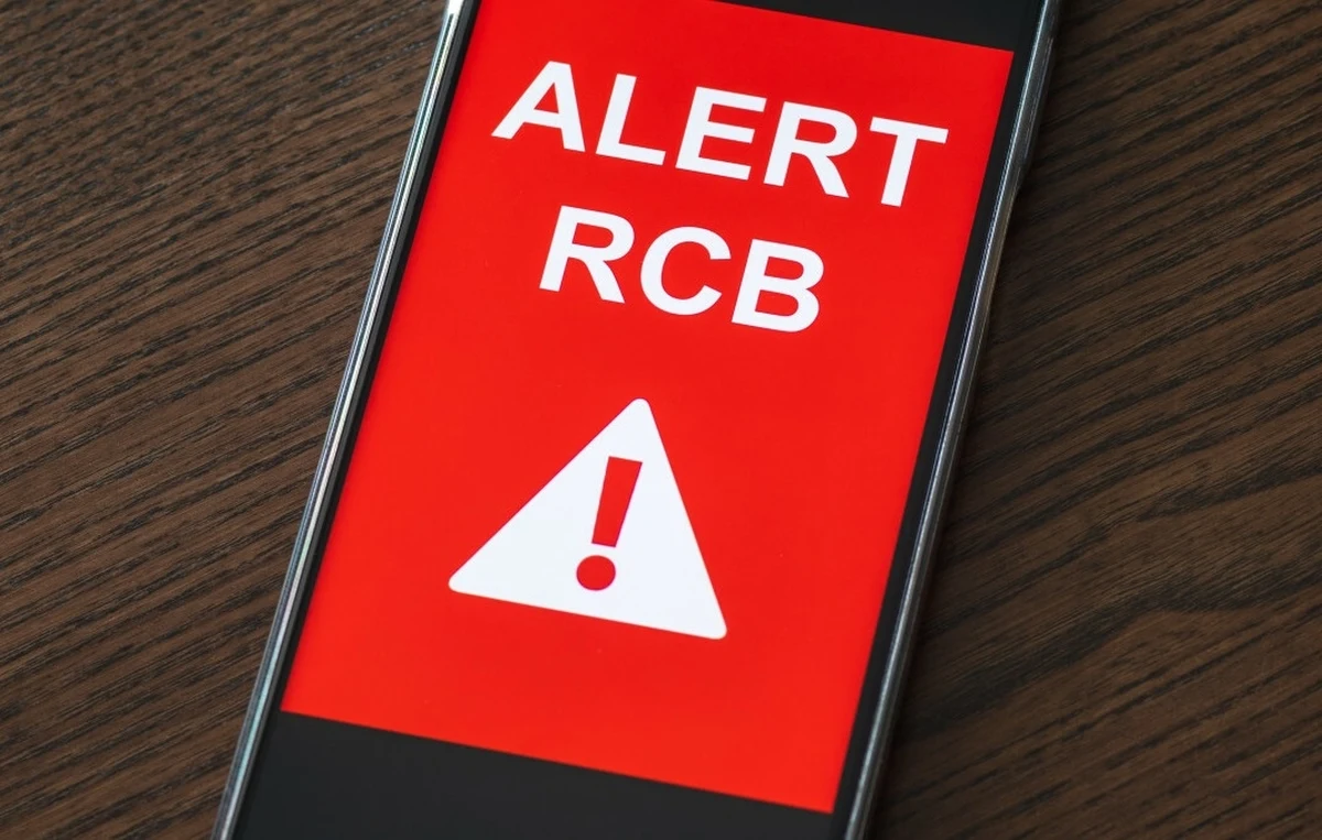 Alert RCB i zakaz wojewody! Nie wolno korzystać z rzeki Kłodnicy od granicy województwa śląskiego i opolskiego do śluzy Sławięcice (opolskie). Zakaz obowiązuje do końca lipca.