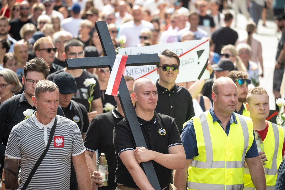 Tłumy na Marszu Milczenia po zabójstwie młodej kobiety. Zbrodnia wstrząsnęła miastem