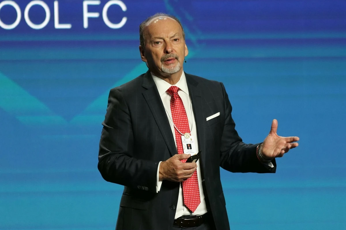 Peter Moore - były prezes Liverpool FC, dyrektor operacyjny EA Sports i wiceprezes Microsoft Xbox - dołączył do Wisły Kraków jako doradca zarządu, ale także mniejszościowy akcjonariusz. "Peter to nie tylko jeden z najbardziej utytułowanych ludzi w świecie sportu i technologii. Takiego człowieka w polskiej piłce jeszcze nie było" - skomentował Jarosław Królewski, prezes zarządu i większościowy właściciel Wisły.