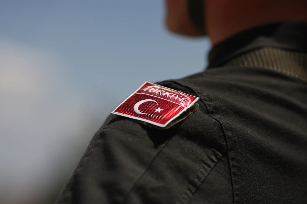 Tragiczne w skutkach dla tureckich żołnierzy okazały się poszukiwania ciała kolegi w jaskini w północnym Iraku. 12 z nich zmarło w wyniku zatrucia metanem - poinformował w poniedziałek resort obrony Turcji. W sumie 19 żołnierzy zostało wystawionych na działanie gazu.