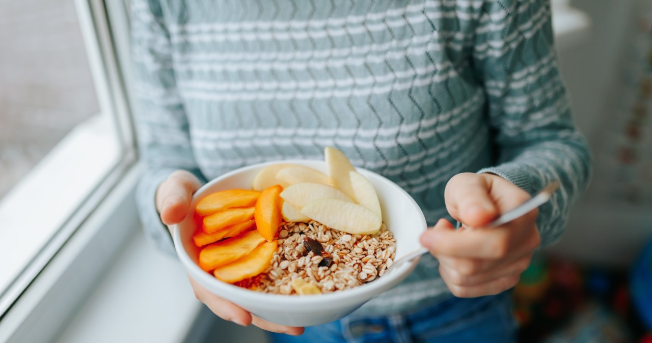 Ten tani produkt czyści jelita ze złogów i pomaga schudnąć. Wystarczy 1 łyżka dziennie
