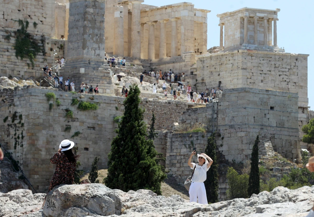 Ateński Akropol pozostanie zamknięty w najgorętszej porze dnia. Kraj nawiedziła fala upałów, które w niektórych regionach mogą sięgnąć 42 stopni Celsjusza.