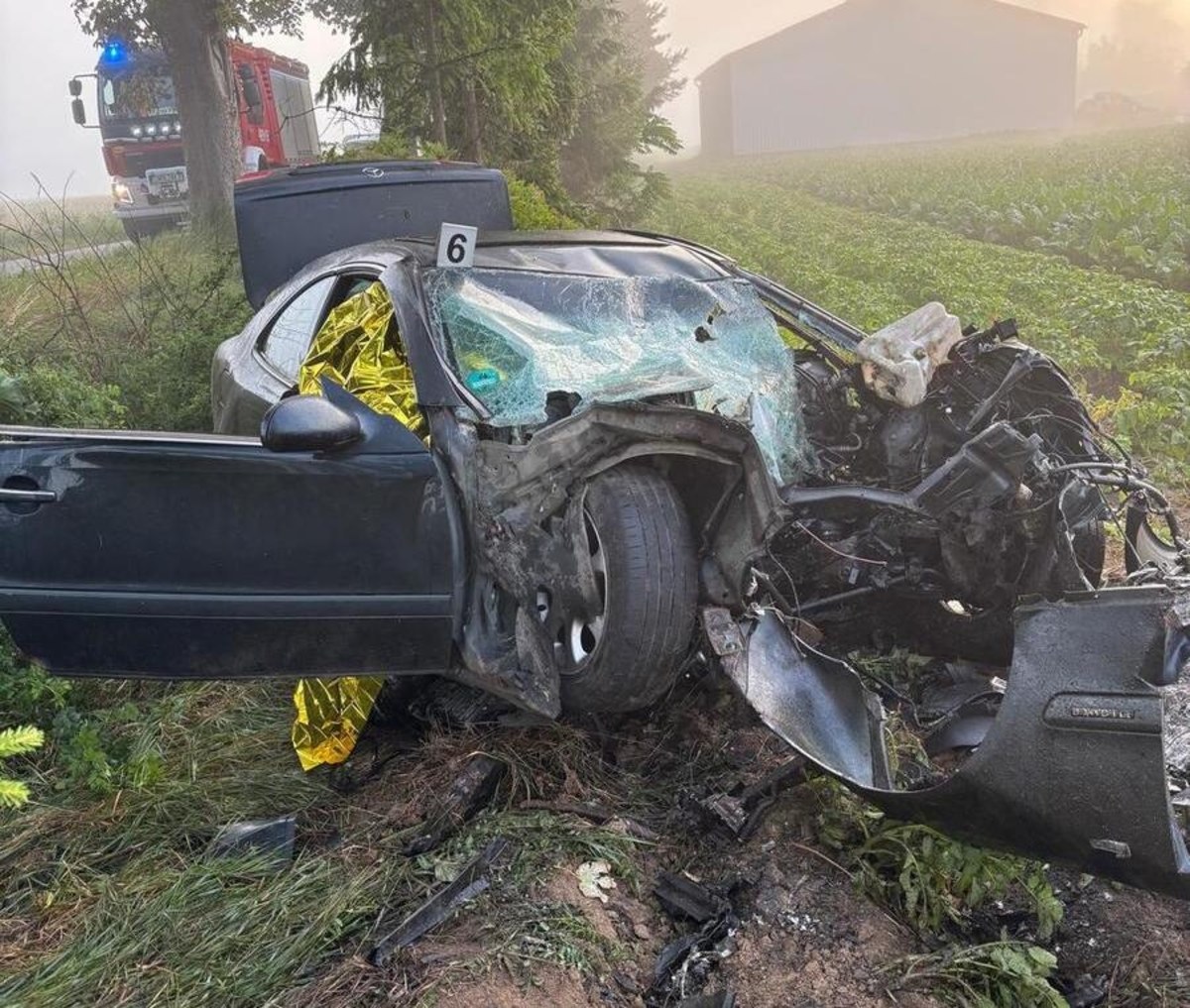 Dwaj młodzi mężczyźni zginęli na miejscu. Tragedia w Pomorskiem