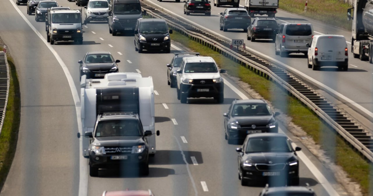 500 zł za wyprzedzanie na autostradzie. Niewielu kierowców wie o tym przepisie