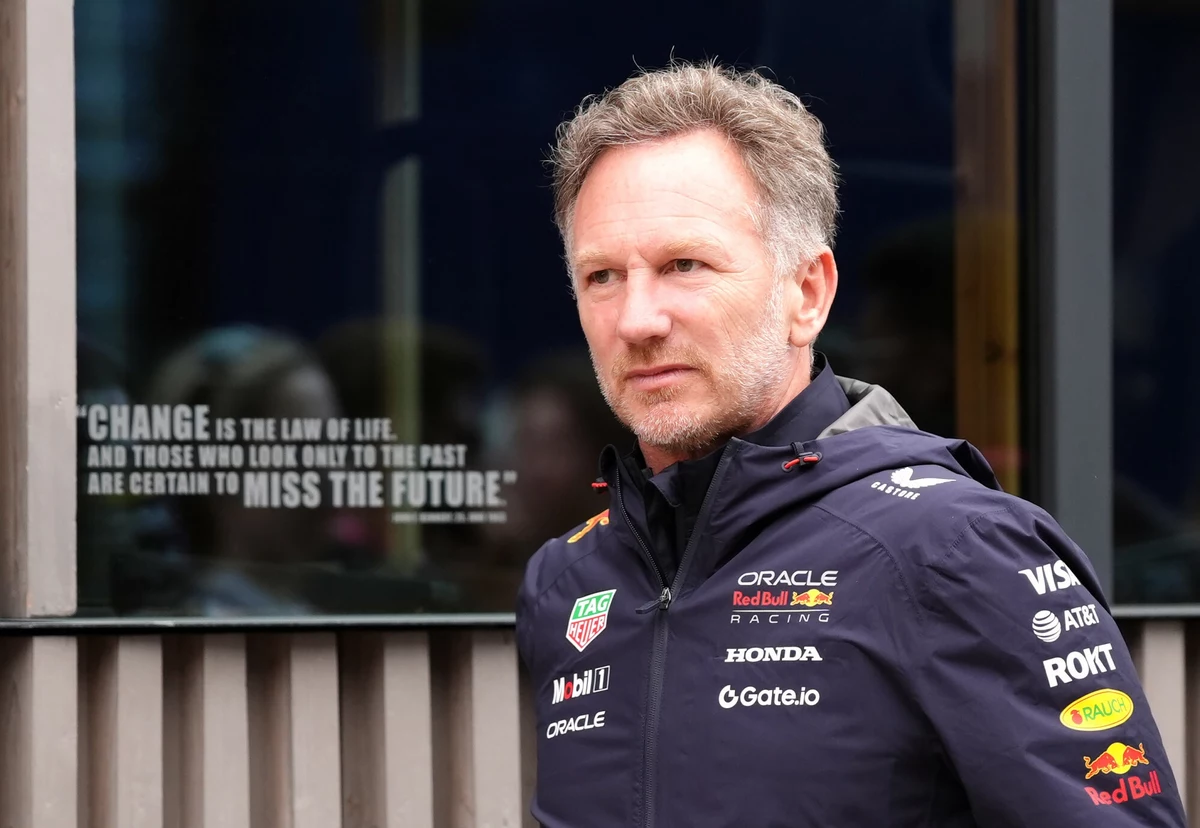 Prawdziwe trzęsienie ziemi w Formule 1. Christian Horner, nieprzerwanie od 2005 roku stojący na czele zespołu Red Bull Racing, opuszcza ekipę z Milton Keynes ze skutkiem natychmiastowym. Oficjalny komunikat w tej sprawie ma zostać opublikowany jeszcze dziś. Na stołku Hornera zasiądzie teraz Alan Permane.
