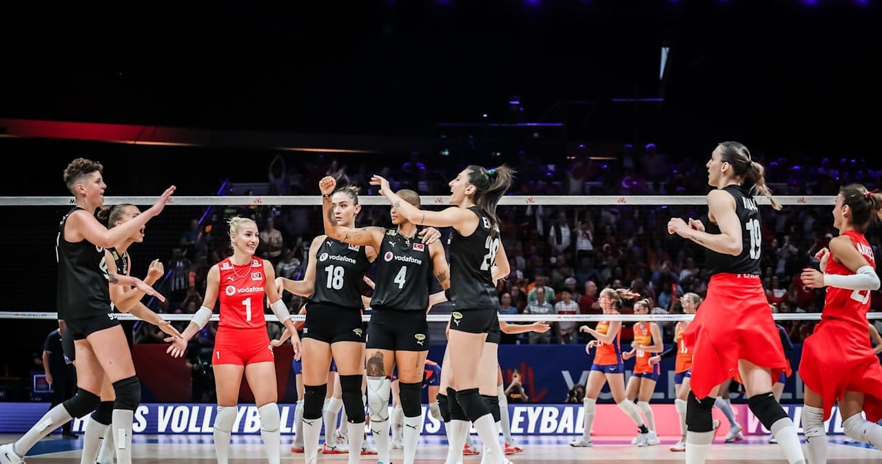 Deklasacja w LN. Triumf potęgi, polskie siatkarki strącone z podium