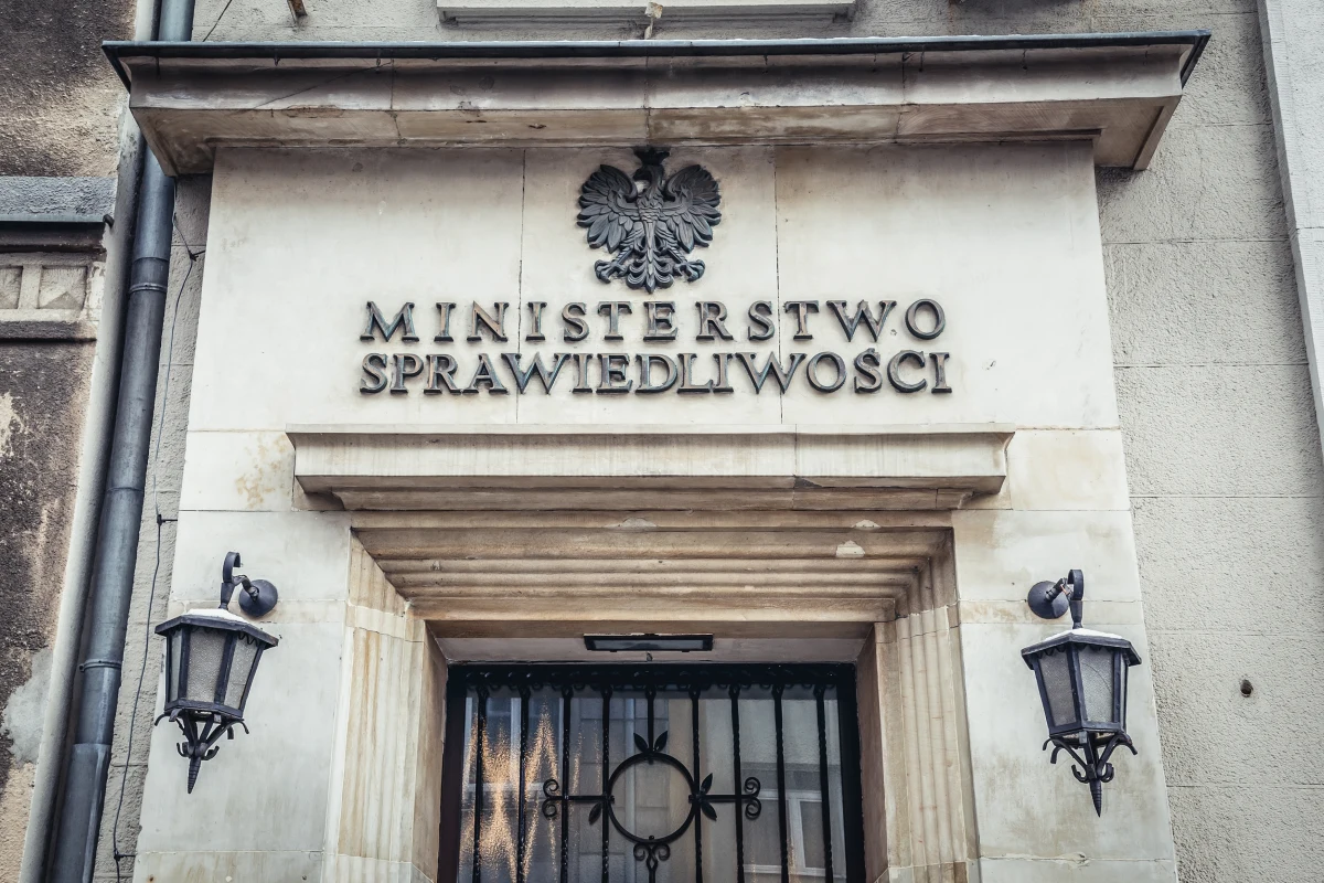 Przywrócono sprawność systemów informatycznych Ministerstwa Sprawiedliwości. Do problemów z ich dostępnością doszło w środę, wynikały one z przerwy w dostawie energii elektrycznej.