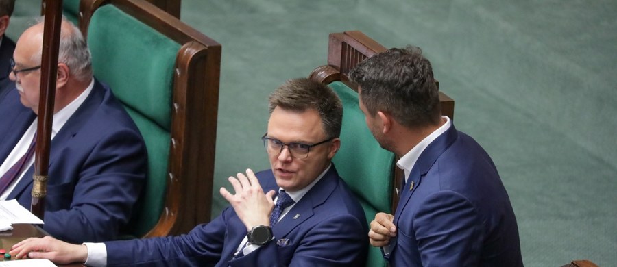 "To, że PiS poparło dobre poprawki to już jest kwestia PiS-u" - powiedział marszałek Sejmu Szymon Hołownia. Polska 2050 i PiS wspólnie zagłosowały nad poprawkami do ustawy dotyczącej wydatków na budownictwo społeczne. "Politycznie nie jest to dobry ruch w momencie, kiedy koalicja potrzebuje konsolidacji" - stwierdził Włodziemirz Czarzasty.