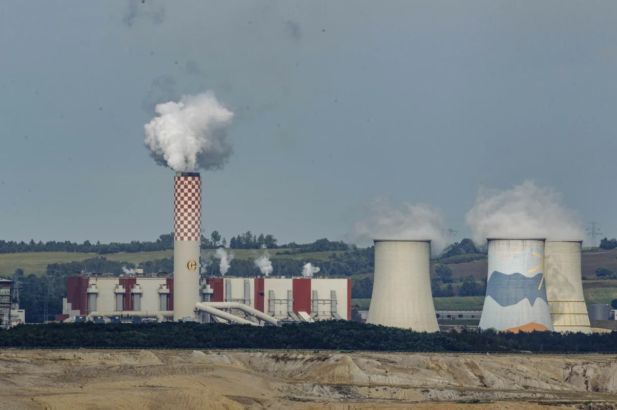 Juliane Kokott, rzeczniczka generalna Trybunału Sprawiedliwości Unii Europejskiej (TSUE) uznała w czwartek w wydanej opinii, że Komisja Europejska niesłusznie potrąciła Polsce ponad 68 mln euro z tytułu okresowej kary pieniężnej za niewstrzymanie wydobycia w kopalni Turów. Opinia rzeczniczki generalnej nie jest wiążąca dla TSUE, ale sędziowie często podzielają przedstawione w niej stanowisko. Ostateczne orzeczenie spodziewane jest w nadchodzących miesiącach.