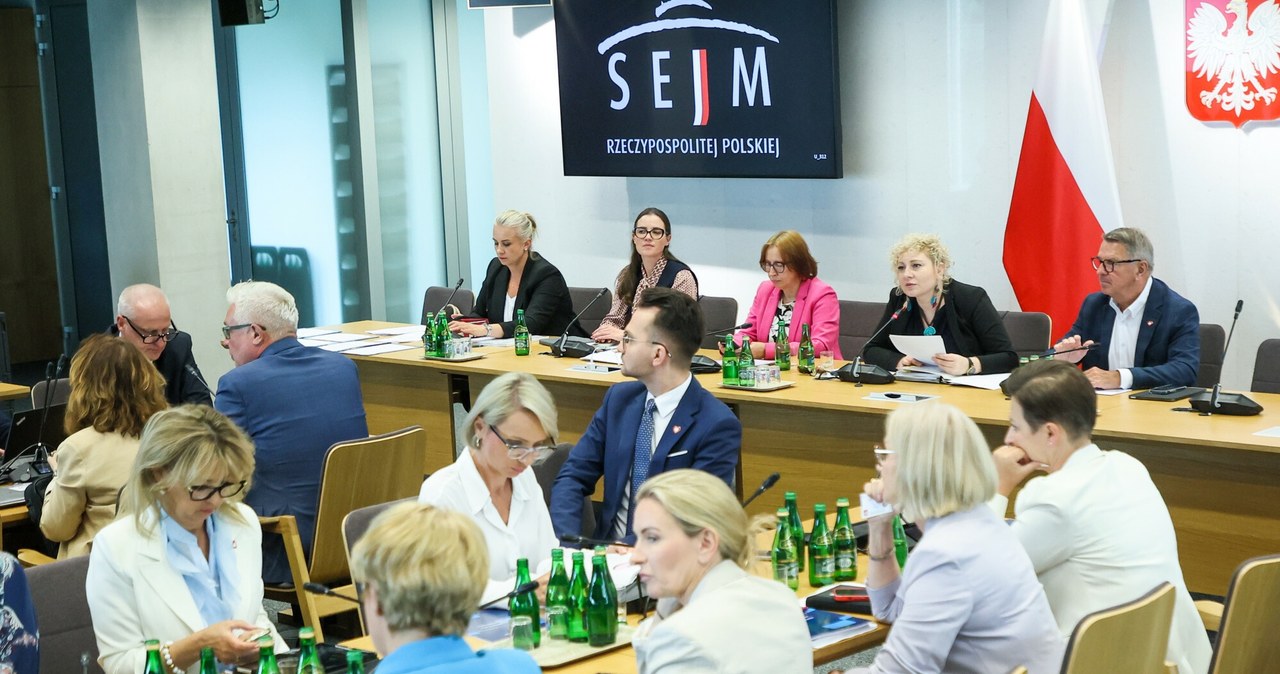 Troje posłów KO ukaranych. Muszą teraz zapłacić po 500 zł