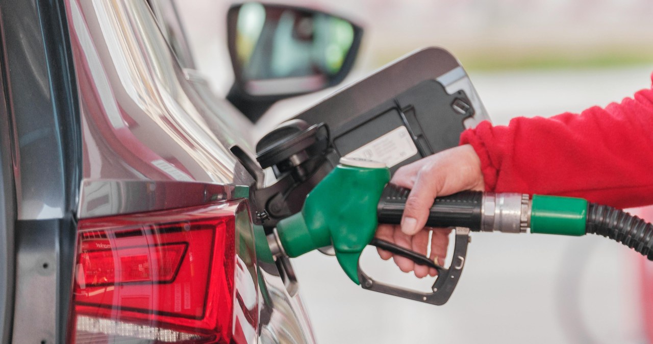 Tankują taniej bez karty lojalnościowej. Wystarczy legitymacja