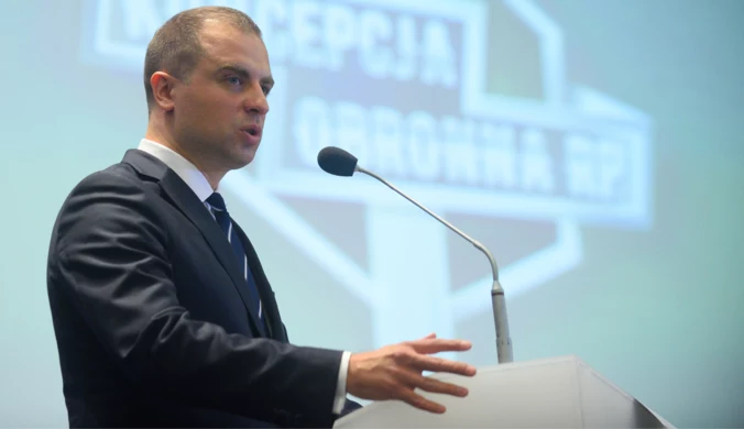 "To nie pomoże premierowi". Były ambasador grzmi po odebraniu uprawnień