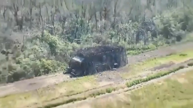 Ukraińska armia uderzyła aż 60 dronami w rosyjski pancerny wagon