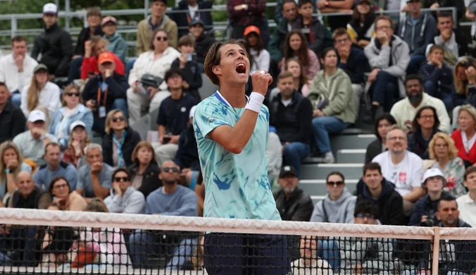 Najpierw porażka, a później uśmiech Polaka. Jednak zagra o finał Wimbledonu