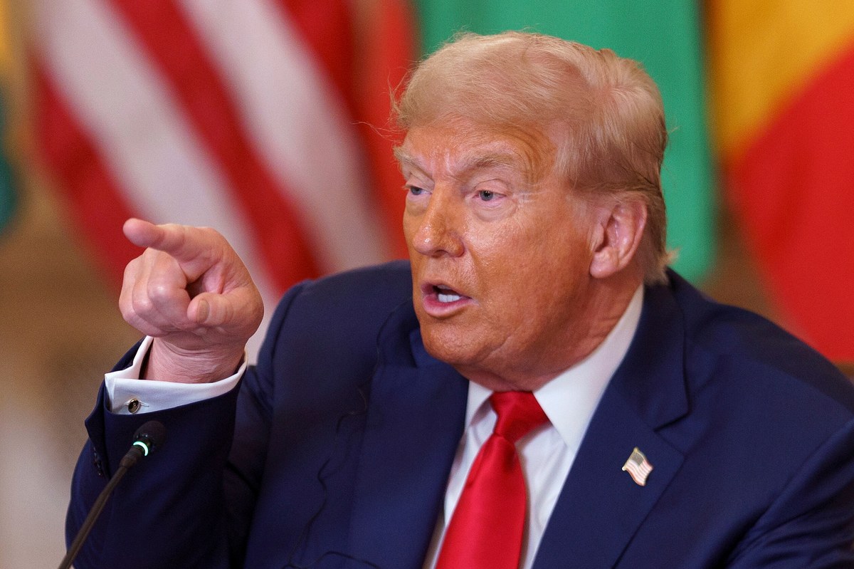 Donald Trump nakłada na Kanadę gigantyczne cła. Wskazał datę