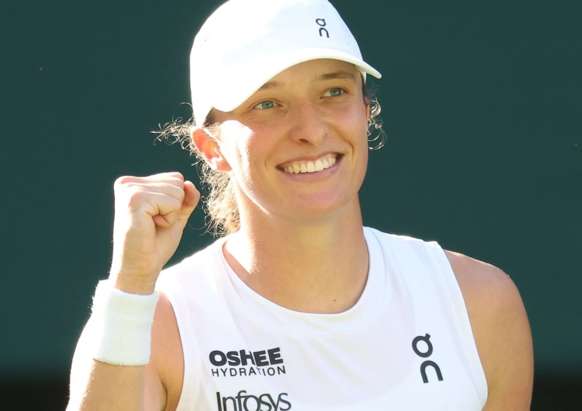 ​Iga Świątek jako trzecia Polka w historii zagra w finale Wimbledonu. Oznacza to, że 24-letnia raszynianka może liczyć na gigantyczne pieniądze, bo aż 3 mln funtów, czyli niemal 14,8 mln zł. A zarobiła już sporo.