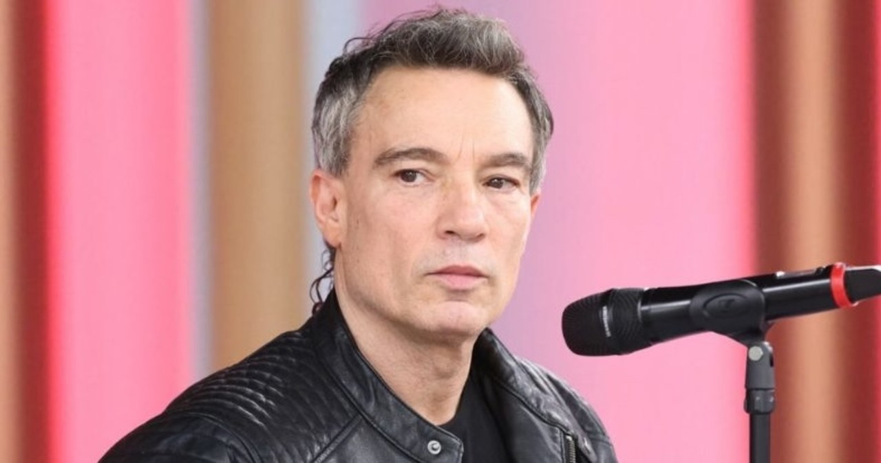Stachursky niepokoi fanów swoim stylem życia. "Żywi się energią słoneczną"