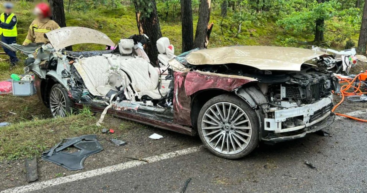 74-letnia kobieta rozbiła luksusowe auto za 1 mln zł. Seniorka ciężko ranna