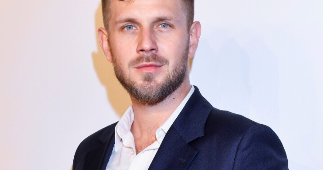 Królikowski wikłał się w skomplikowane związki. Dziś wreszcie ma rodzinę