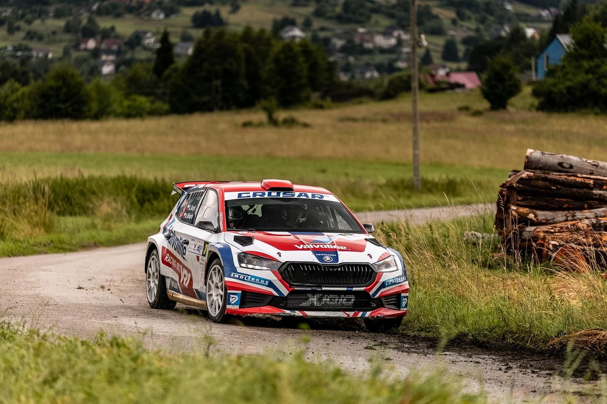 Valvoline Rajd Małopolski 2025: Liderzy nie zwalniają