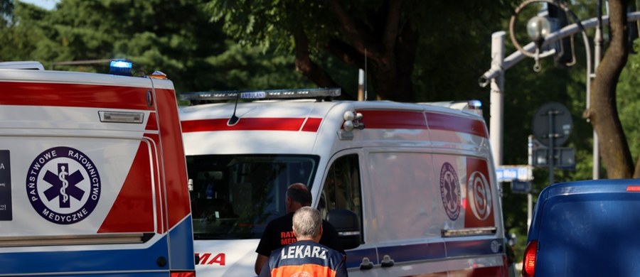 Trzy lata więzienia grożą mężczyźnie, który zaatakował pielęgniarkę w szpitalu w Lublinie. Napastnik próbował dusić kobietę. Został zatrzymany przez policję. 