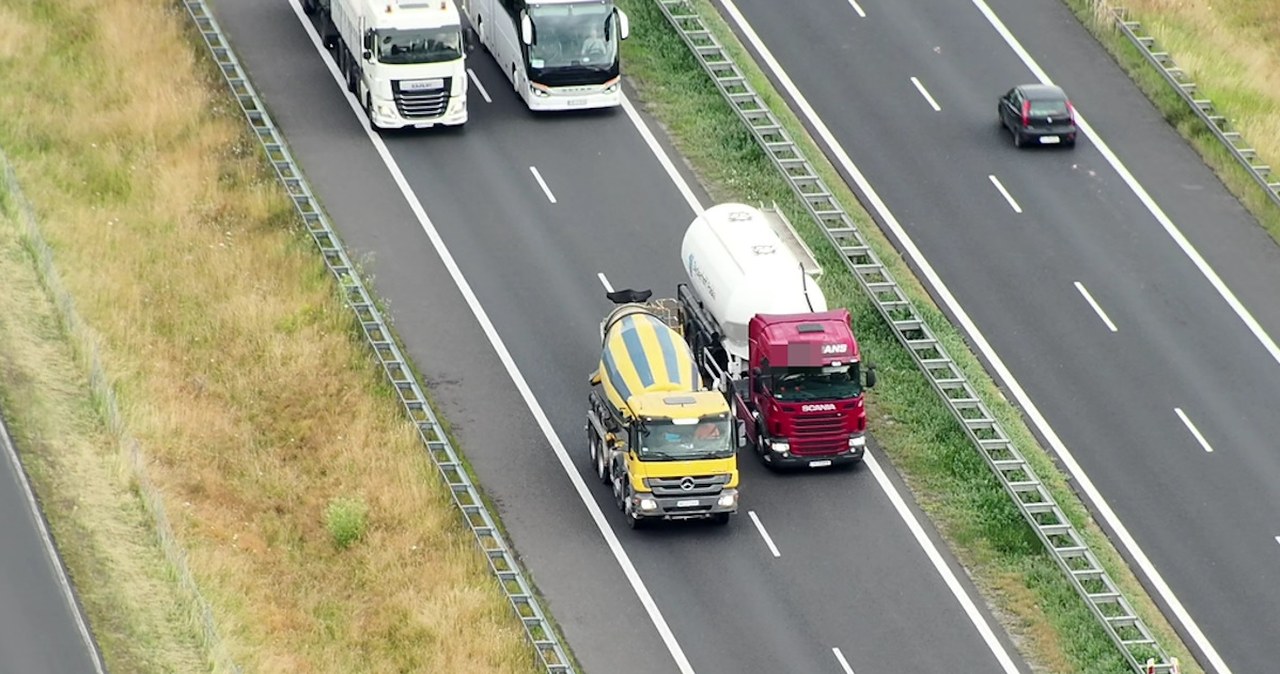 Policjanci wlecieli dronem nad drogę S7. Posypały się mandaty