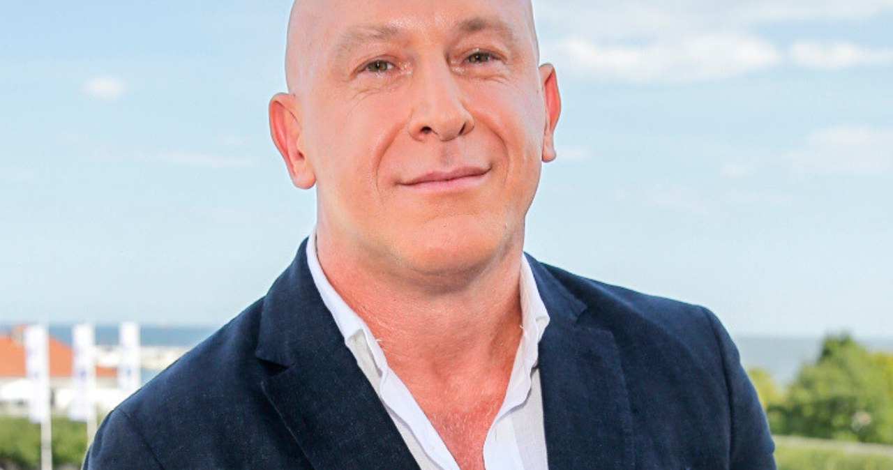 Krzysztof Miruć krytykuje domy Polaków, a sam tak mieszka. Pokazał zdjęcie najważniejszej kobiety