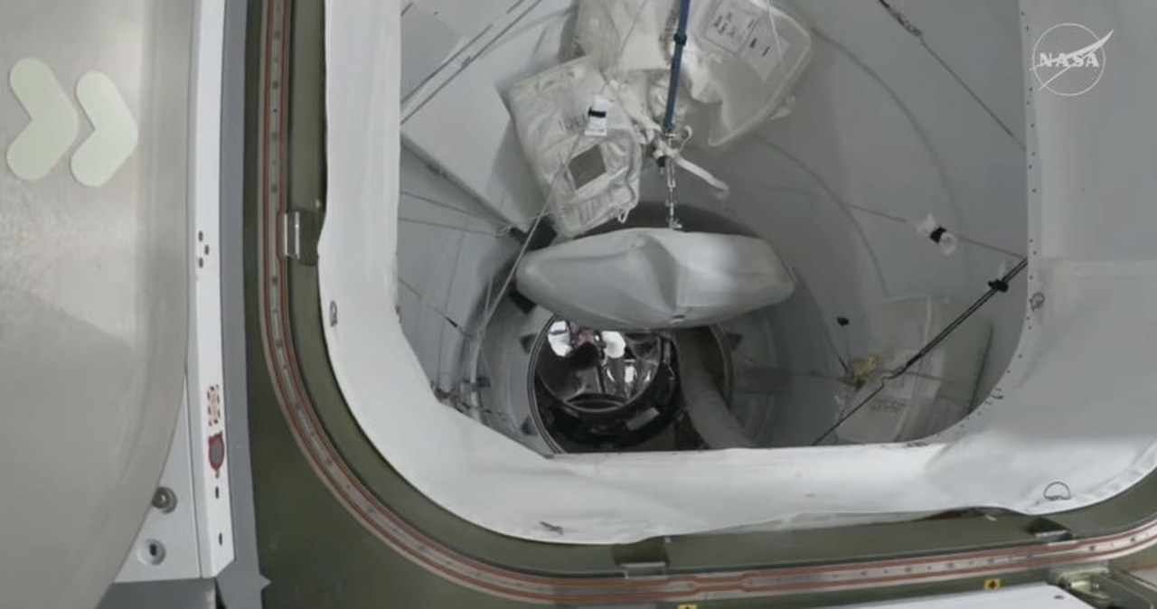 Sławosz Uznański-Wiśniewski wraca na Ziemię. Zamknięto właz kapsuły