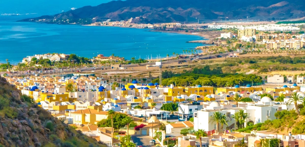 O poranku mieszkańców południowej Hiszpanii obudziły silne wstrząsy. Trzęsienie ziemi o magnitudzie 5,4 miało swoje epicentrum u wybrzeży Almeríi, a jego skutki odczuli mieszkańcy aż pięciu prowincji. Nie zgłoszono żadnych szkód, a sejsmolodzy uspokajają – nie ma zagrożenia tsunami.