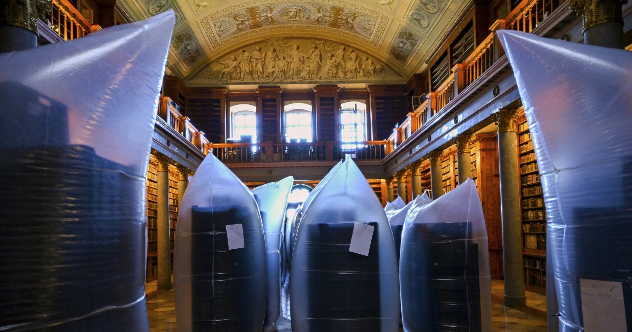 Inwazja w tysiącletnim opactwie. Ofiarami padły skarby kultury