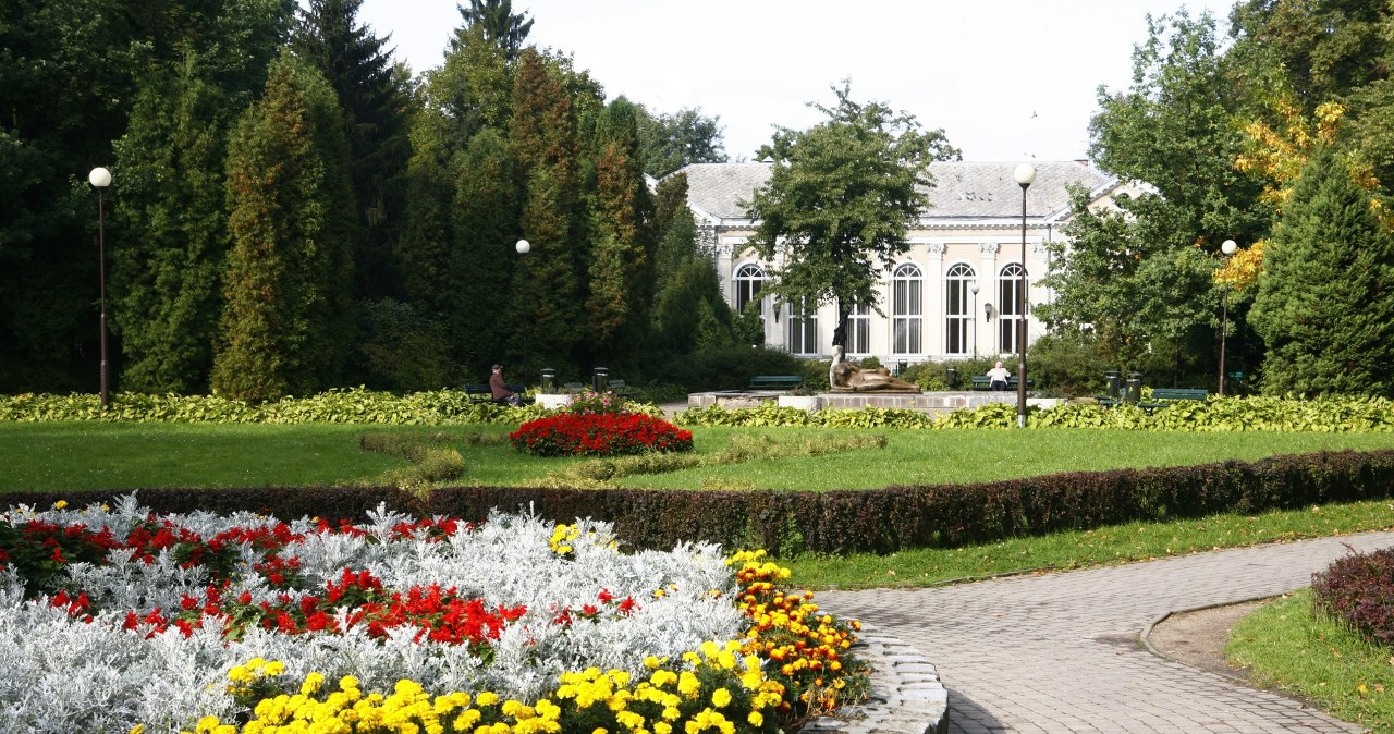 To uzdrowisko kochali wielcy ludzie. Na miejscu termy, park zdrojowy i szlaki rowerowe
