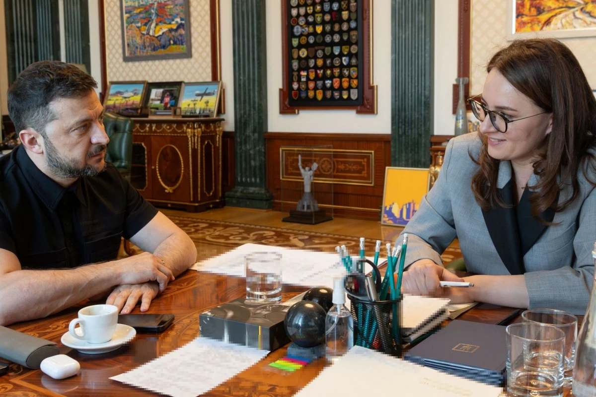 Prezydent Ukrainy Wołodymyr Zełenski zaproponował pierwszej wicepremierce Julii Swyrydenko, by stanęła na czele rządu. Poinformował o tym w poniedziałek po południu tuż po spotkaniu z nią.