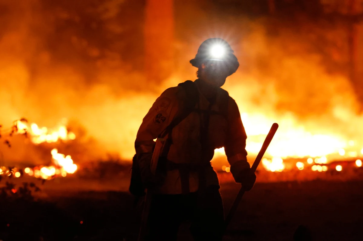 Tragiczne zdarzenie w amerykańskim stanie Massachusetts. Co najmniej dziewięć osób zginęło, a kilkadziesiąt jest rannych po pożarze, który wybuchł w nocy z niedzieli na poniedziałek w domu opieki w Fall River. Jedna z poszkodowanych osób jest w stanie krytycznym.