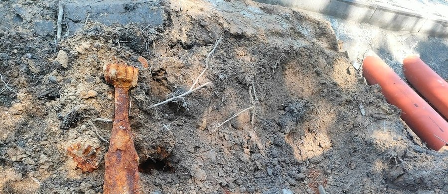 8 pocisków artyleryjskich z czasów drugiej wojny światowej zostało znalezione w Lasach koło Kraśnika na Lubelszczyźnie. Do odkrycia doszło podczas prac remontowych.