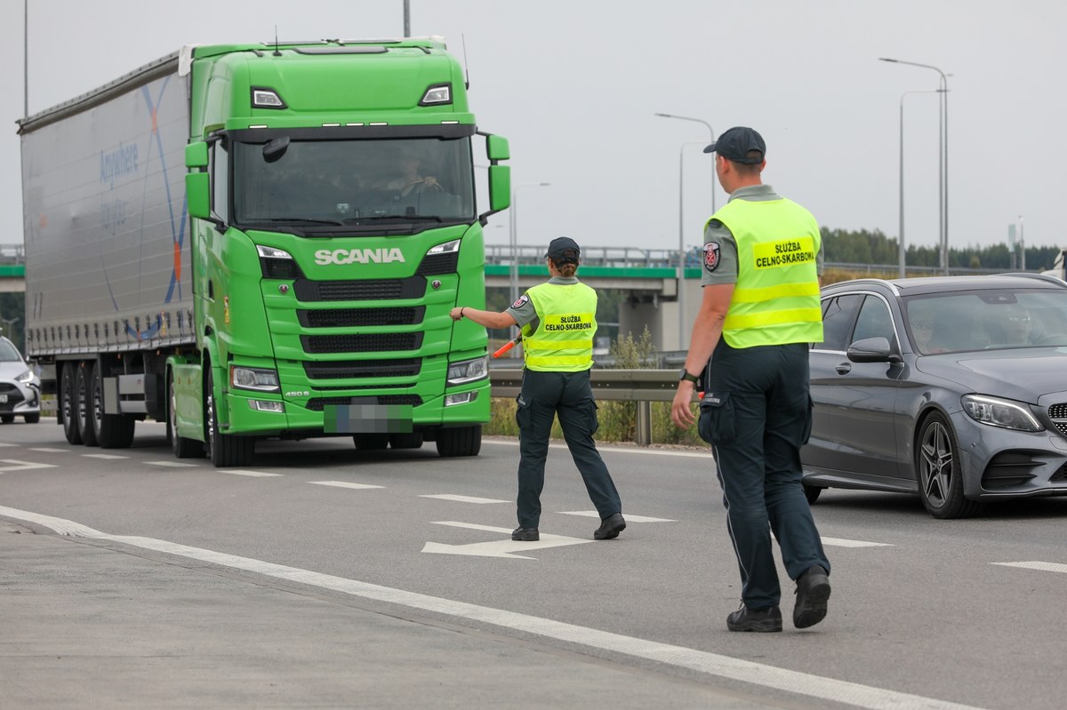 Minął tydzień od wprowadzenia kontroli na granicach Polski z Litwą i Niemcami. Straż graniczna podzieliła się danymi dot. liczby osób odprawionych czy tych, którym odmówiono wjazdu na teren RP.
