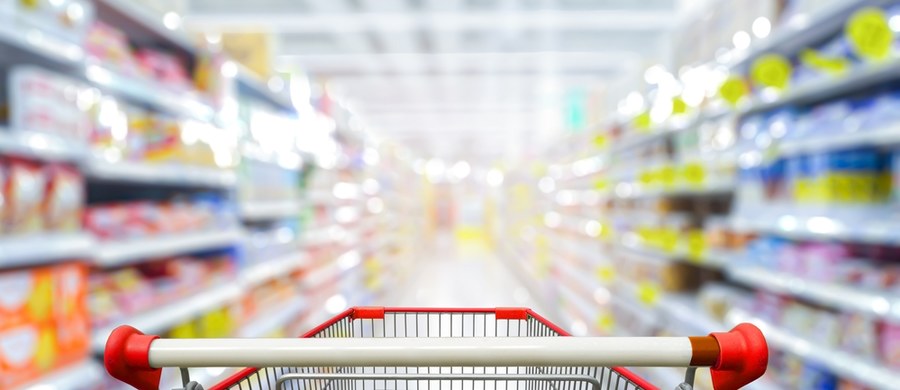 Ryzyko przenoszenia się toksycznych substancji z akcesoriów kuchennych do potraw i przekroczone normy związku chemicznego w herbacie czarnej liściastej – to ostrzeżenia Głównego Inspektoratu Sanitarnego z ostatnich dni. Warto sprawdzić, czy mamy produkty budzące zastrzeżenia i zrezygnować z ich używania oraz spożywania.