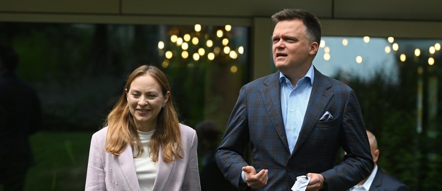 Katarzyna Pełczyńska-Nałęcz będzie reprezentować Polskę 2050 przy negocjacyjnym stole liderów koalicji - dowiedział się nieoficjalnie dziennikarz RMF FM. Marszałek Sejmu Szymon Hołownia na czas urlopu wskazał minister funduszy jako swoją pełnomocniczkę, o czym miał zostać poinformowany premier Donald Tusk.