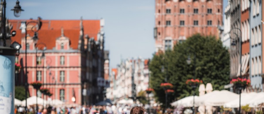 W Gdańsku wystartowała nowa kampania pod hasłem "Turysto, segreguj poprawnie!". Akcja skierowana jest zarówno do mieszkańców, jak i tłumnie odwiedzających miasto turystów. Jej celem jest przypomnienie, że zasady prawidłowej segregacji odpadów obowiązują także podczas urlopu. 