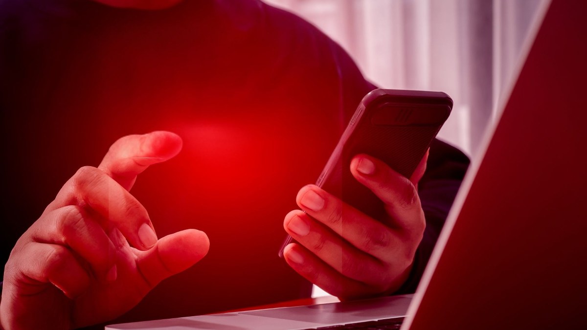 ​Ważny komunikat NASK. Taki SMS to oszustwo!