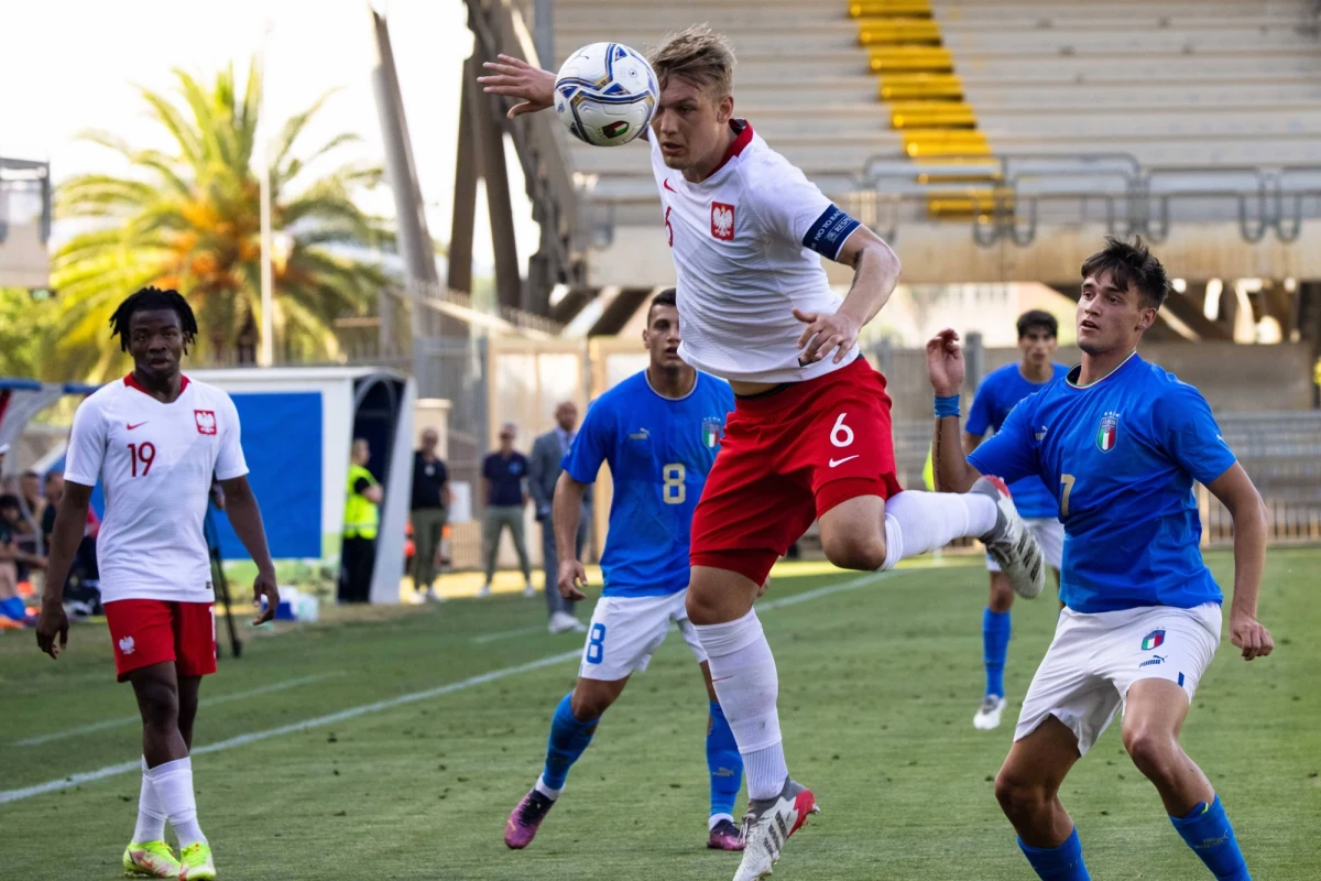 Jan Biegański podpisał z Pogonią Szczecin dwuletni kontrakt z opcją przedłużenia o rok. 