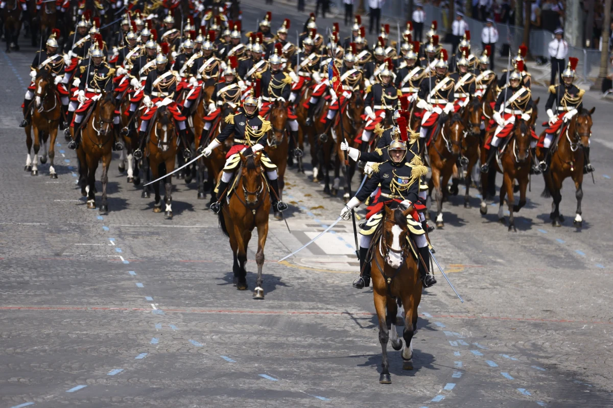 To Rosja jest najbardziej bezpośrednim zagrożeniem dla interesów Francji - taka konkluzja znalazła się w nowym krajowym przeglądzie strategicznym. Paryż podkreślił, że Moskwa używa wszelkich środków, aby osłabić poparcie dla Kijowa i zmienić ład międzynarodowy na swoją korzyść.