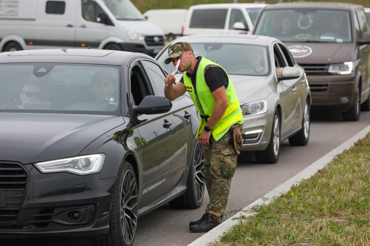 Straż graniczna zwiększa liczebność patroli na granicy z Litwą - dowiedział się reporter RMF FM Krzysztof Zasada. Migranci próbują przedostawać się z Litwy do Polski poza drogami - głównie przez lasy i pola.