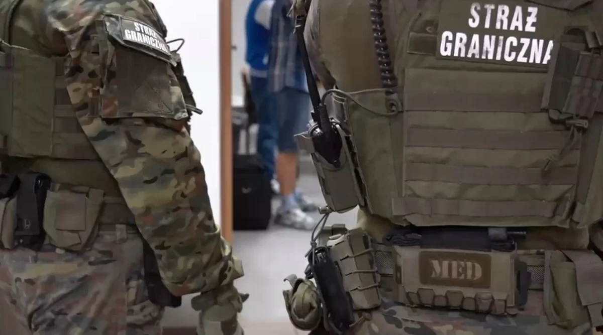 Z Polski deportowano we wtorek 40 cudzoziemców - poinformował rzecznik rządu Adam Szłapka, dodając, że była to wspólna operacja straży granicznej i unijnej agencji Frontex. Nasz kraj musiało przymusowo opuścić 27 Gruzinów i 13 obywateli Mołdawii. Jakie przestępstwa popełnili?