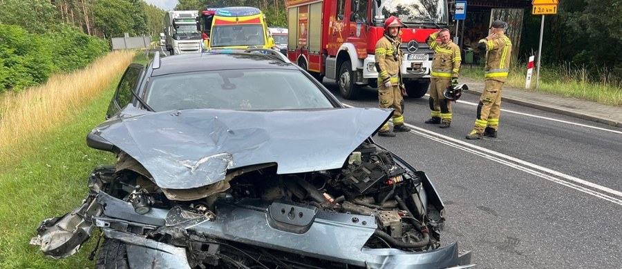 Na drodze krajowej nr 32 w Lubuskiem zderzyły się dwa samochody osobowe. Do szpitala trafiło dwoje dzieci w wieku 10 i 12 lat.