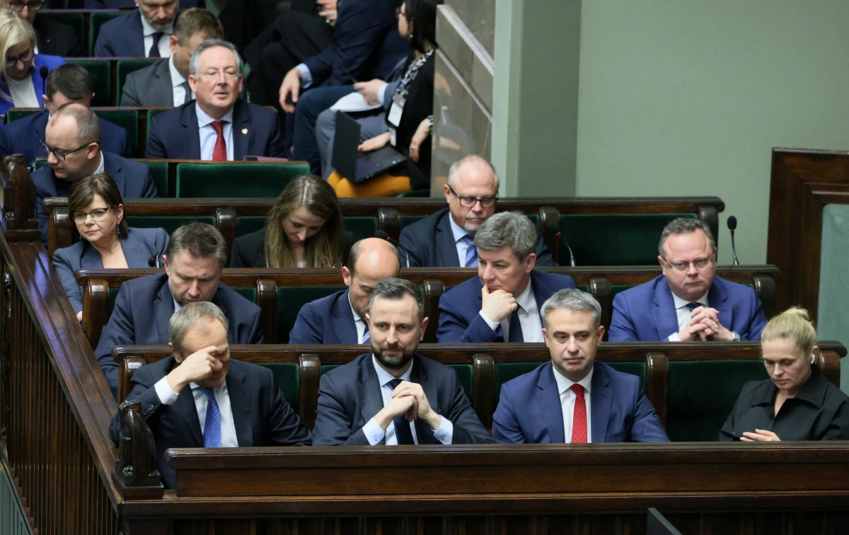 Andrzej Szejna w ramach rekonstrukcji rządu przestanie być wiceministrem spraw zagranicznych - to ustalenia dziennikarza RMF FM Michała Radkowskiego. Polityk Lewicy od kilku miesięcy przebywa na przymusowym urlopie.