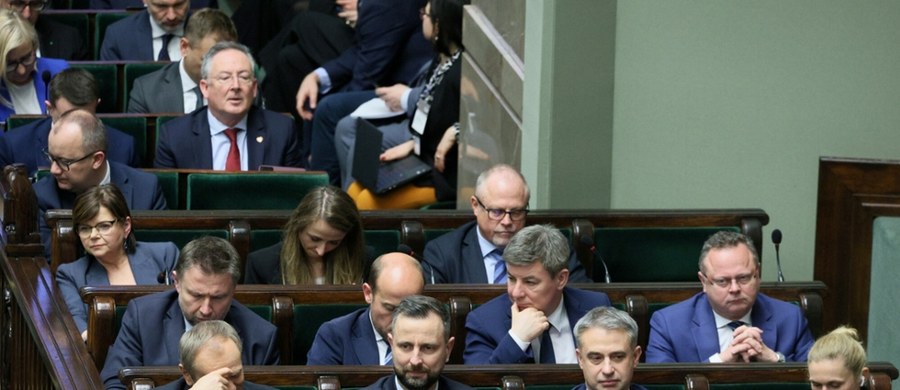 Andrzej Szejna w ramach rekonstrukcji rządu przestanie być wiceministrem spraw zagranicznych - to ustalenia dziennikarza RMF FM Michała Radkowskiego. Polityk Lewicy od kilku miesięcy przebywa na przymusowym urlopie.
