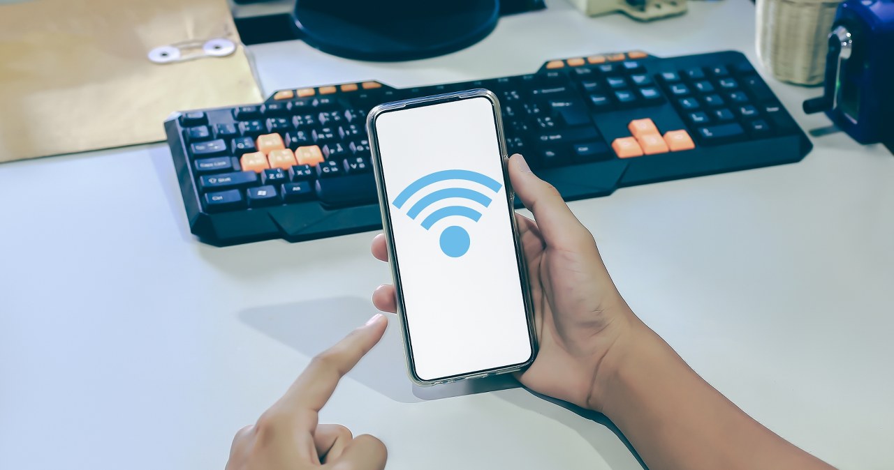 Czarne dziury Wi-Fi w mieszkaniu. Jak sobie poradzić z martwymi strefami?