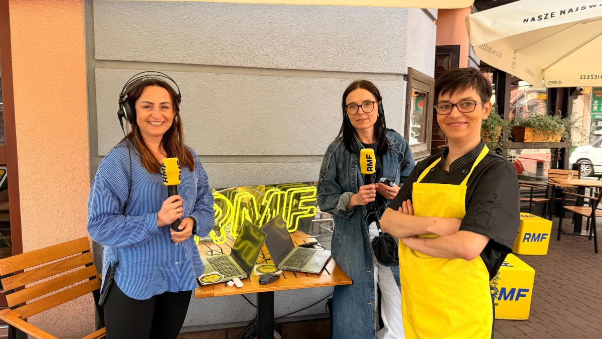Wakacyjna podróż ekipy RMF FM po smakach Polski rozpoczęła się na Śląsku. W środę 16 lipca w ramach akcji "Pyszne, bo polskie" odkrywaliśmy dla was tradycyjne śląskie potrawy, o których być może jeszcze nie słyszeliście, bo śląska kuchnia to nie tylko znane i uwielbiane kluski z roladą i modrą kapustą. Sami sprawdźcie, jak wspaniale smakuje m.in. hekele, panczkraut, wodzionka, czy szpajza.